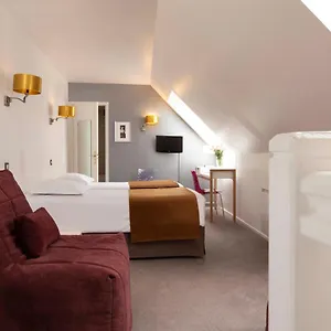 2* Hotel Le Hameau De Passy