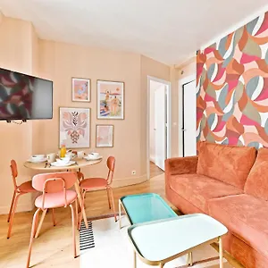 Pour 4 Proche De La Gare Montparnasse París